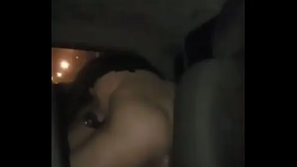 Videoclipuri cu o prostituata de lux care face sex cu un playboy intr-o masina xxx