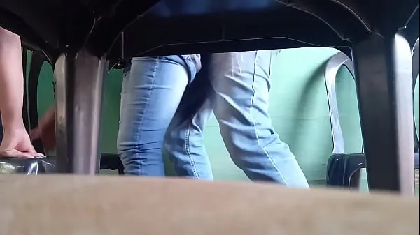 Pornografie violenta cu o tanara si sexy secretara