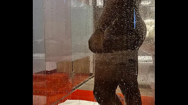Aventura in baie in Budapesta isi filmeaza sora la dus xxx