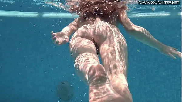 Aventuri acvatice in piscina xxx