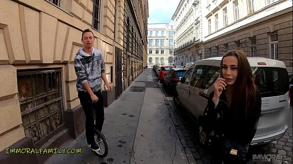 Nebunie cu monocicleta! Trio adevarat intre frati cu tate naturale uriase xxx prostituata