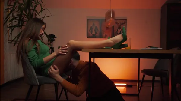 Magia ierni cu laura quest linsa in pizda de iubit