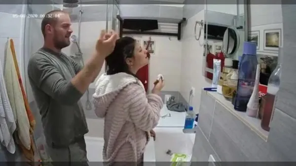 Sex in baie inainte de dus cu un cuplu de romani tineri
