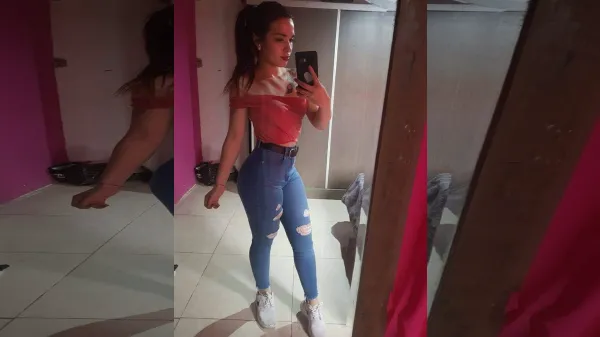 Unguroaica legata este fututa cu brutalitate xxx bruneta sexy