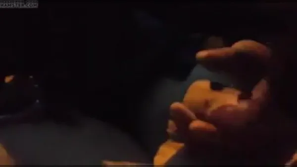Curva zona lacului xxx este fututa noaptea in masina si ii face laba