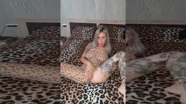 Porno in limba romana cu o blonda tunata adelina o pizda sexy rau