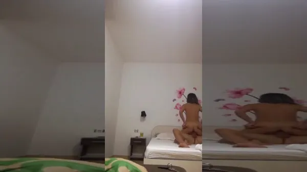 Blonda care sta deasupra xxx si calareste o pula mare si groasa sex in dormitor